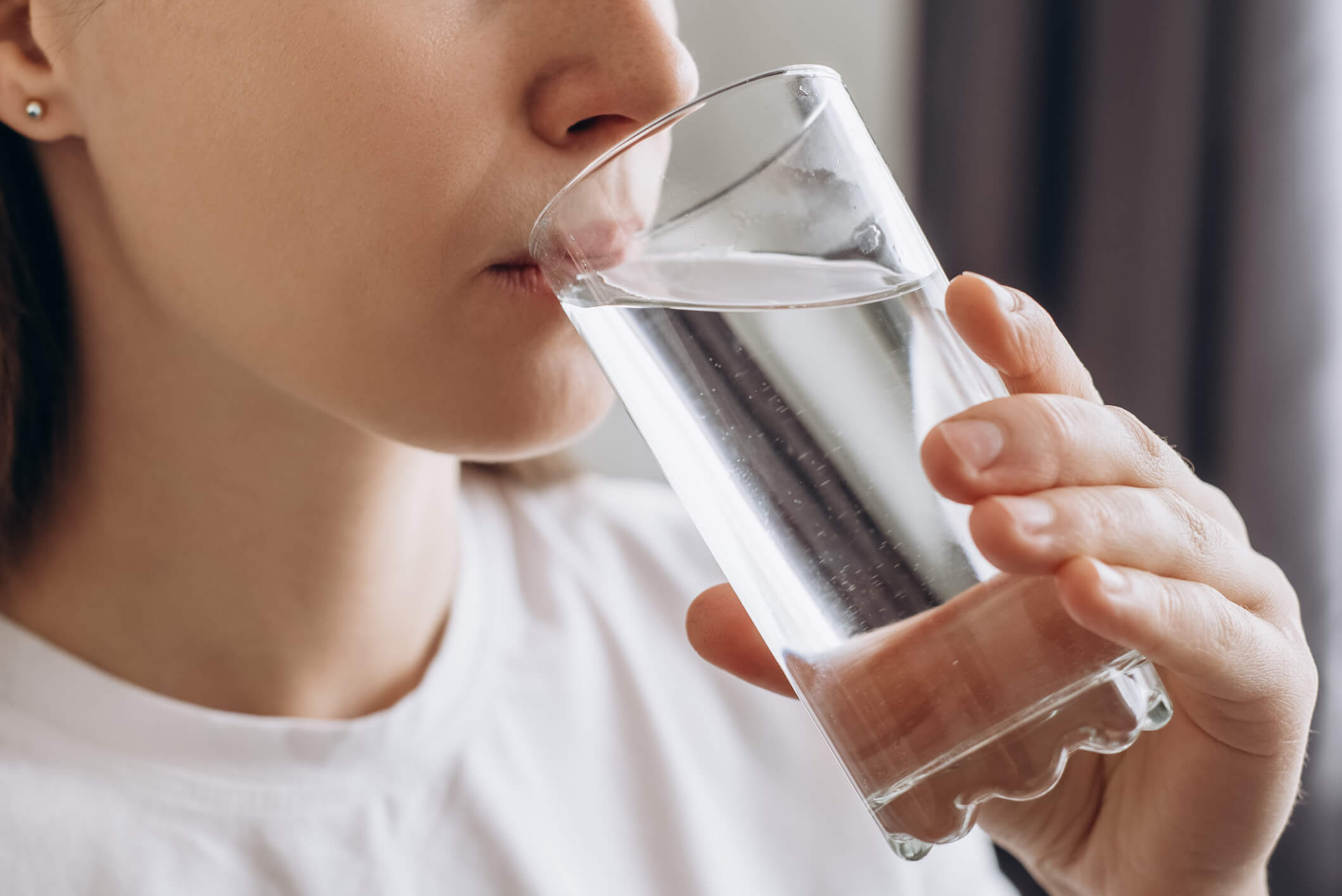Come bere acqua per abbassare la glicemia: ecco il metodo dell’esperto